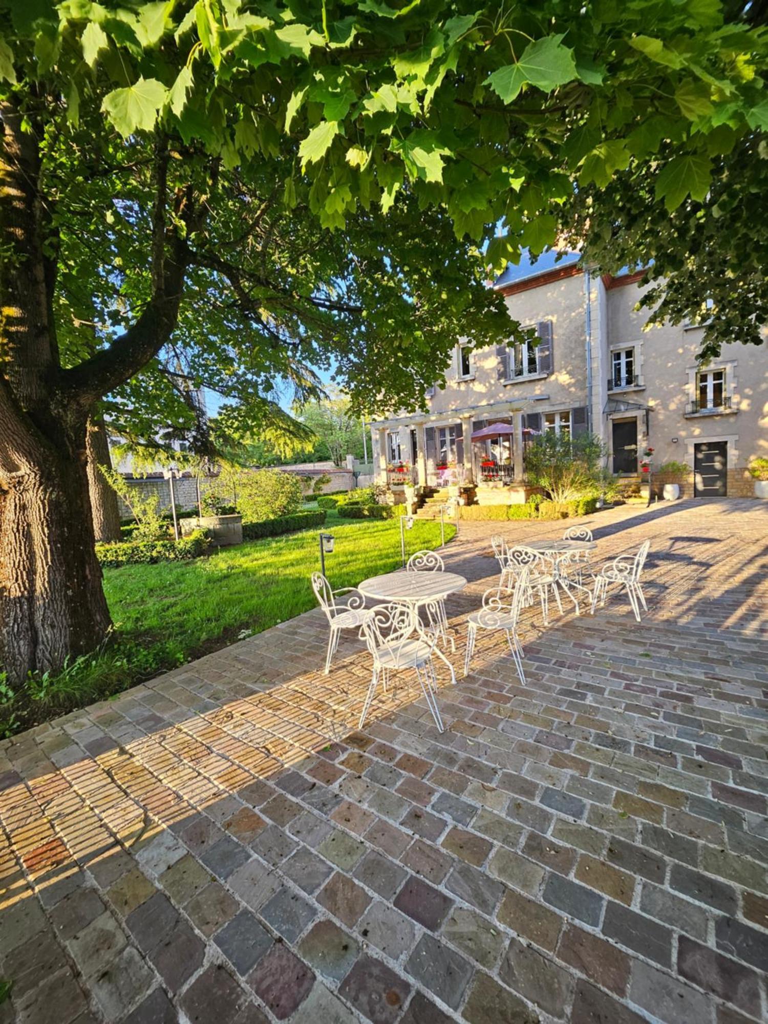 D'hôtes Côté Parc-côté Jardin Couette-café Nevers